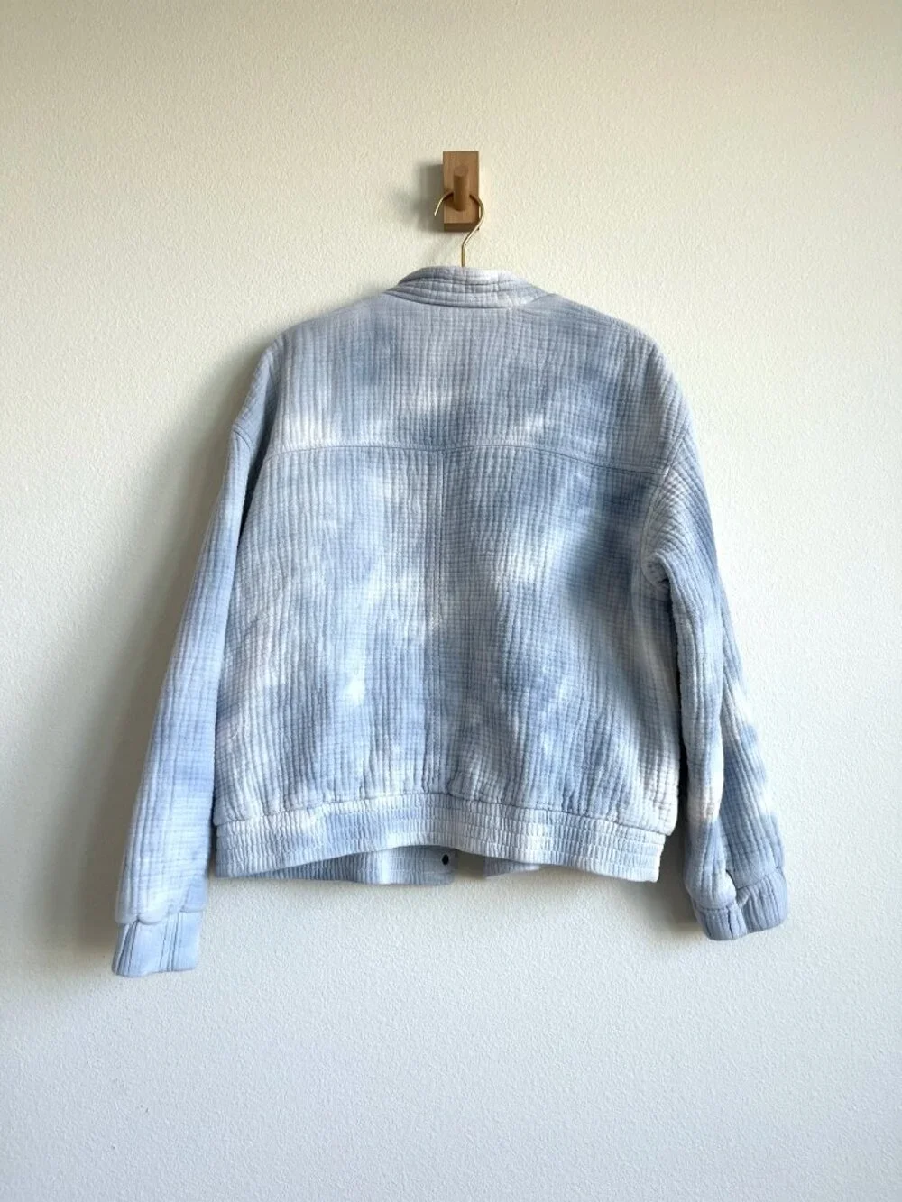 Universal Thread Blue & White Tie-Dye Quilted Jacket - Cotton Bomber Style - M